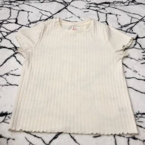 Cute white crop top !🤪